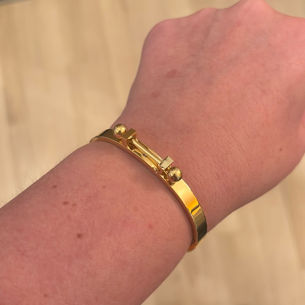 New Gold Tone Barbell Hinge Bracelet New Gold Tone Barbell Hinge Bracelet